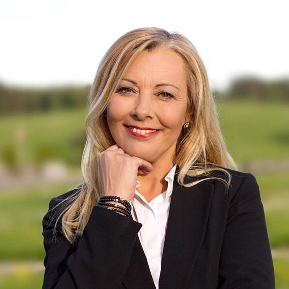 Agnes Faisst, Kostüme